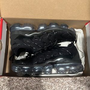 Nike Womens Air VaporMax Plus size 8 Brand new only worn once